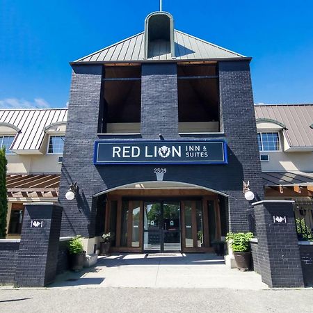Red Lion Inn & Suites Abbotsford Exterior foto